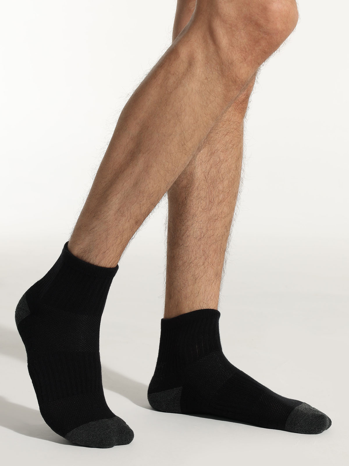 Unisex Athletic Cushioned Crew Socks